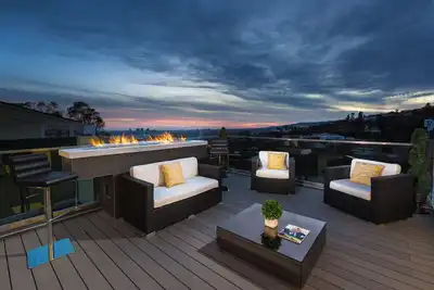 Modern villa On Sunset Strip