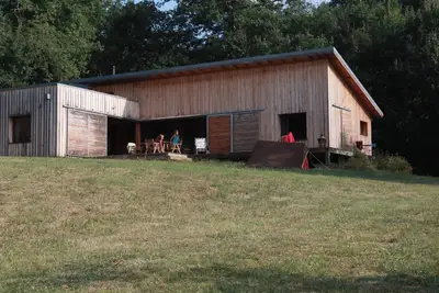 Image de Maison en bois avec piscine et vue sur les collines du Gers