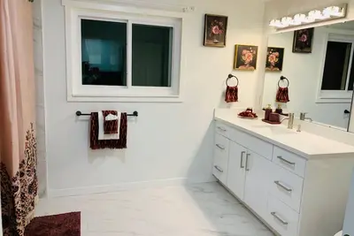 Image de Charming 2 bedroom fully fenced unit Seattle with Ac, WiFi