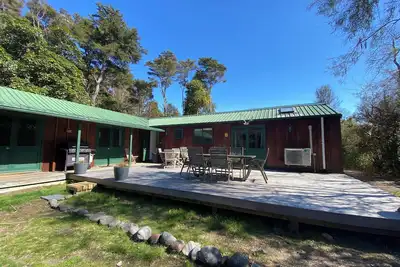 Image de Close to the river, 11 TeAho is \na family lodge with plenty of character