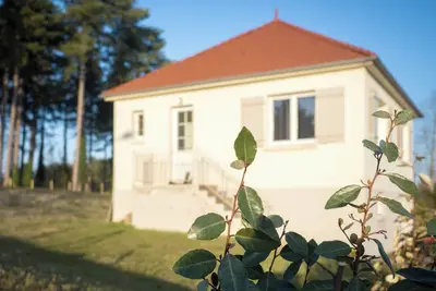 Image de La Pinède avec jardin privatif et vue imprenable sur la forêt