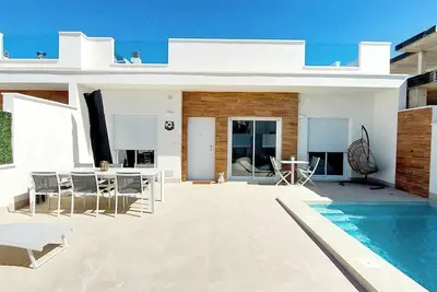 Image de Cozy bungalow with private pool in authentic village on the Mar Menor. . .
