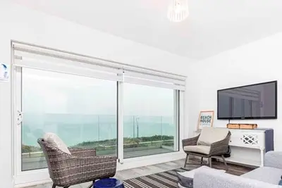 Image de Bournecoast: Modern flat with Balcony, Incredible Sea Views and Parking - Fm8497