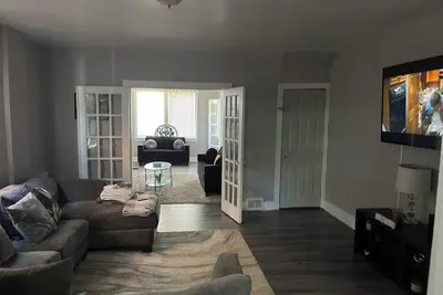 Image de Charming 3-bedroom house with Ac and WiFi in lovely Pittsburgh