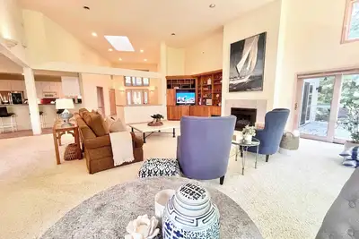 Image de Spacious 4 Bdr Home in Desirable Abbey Springs!