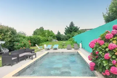 Image de Homerez - Villa spacieuse avec piscine Ă Saint-Fons