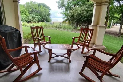 Image de Amazing 3 bedroom Rio Dulce Condo w/beachfront views and pool in Hacienda Iguana