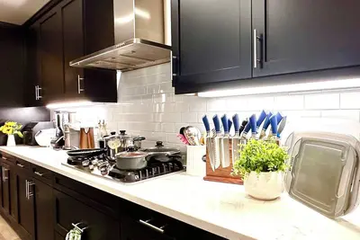 Image de Anaheim luxury home/8 king/theater/ game room/3. 5 bathR/elevator/near Disneyland