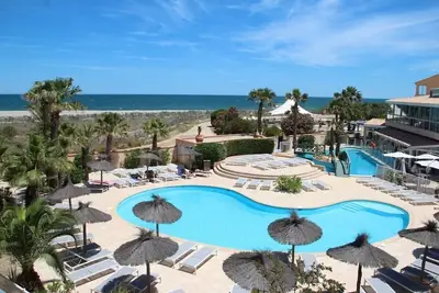 Image de ACCÈS Direct Mer Et Piscine, Totalement Refait A Neuf En 2019