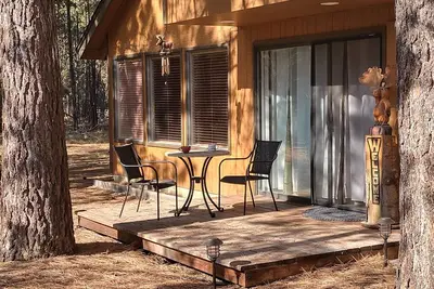 Image de New on Vrbo. Home in Bend near Mt Bachelor, Sunriver, Golf, and the Deschutes.