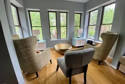 Image de Modern 3 Bedroom Home!