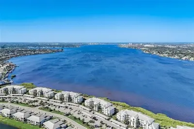 Image de New Modern Coastal Condo……Gorgeous River Views!