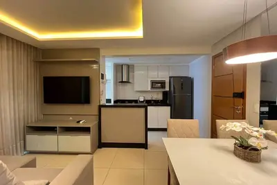 Image de Luxurious 2-Bedroom Apartment - Excellent Location With 3 Air Conditioners