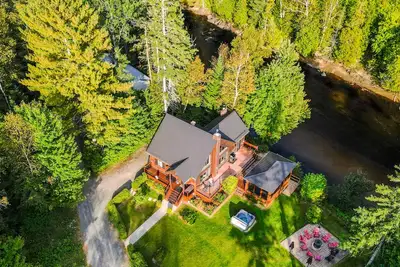 Image de Le Domaine des Pins Rouges | Deux chalets entiers