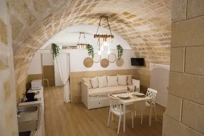 Image de Cozy two-room period apartment located in the historic center of Adelfia.