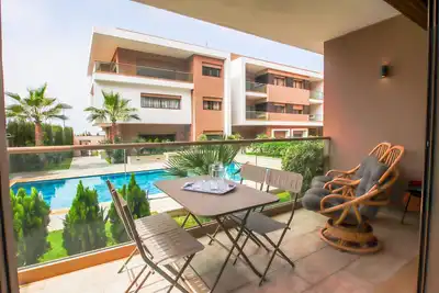 Image de Sasha - Piscine - Luxe - 2 or 4 Px