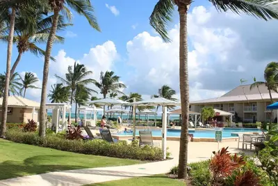 Image de Your Gateway to the Cayman Islands' Beauty! 4 Relaxing Units! W/ Beach Access!
