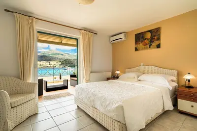 Image de Anatoli - 2 Bedroom Apartment in Argostoli with Stunning Sea and Mountain Views