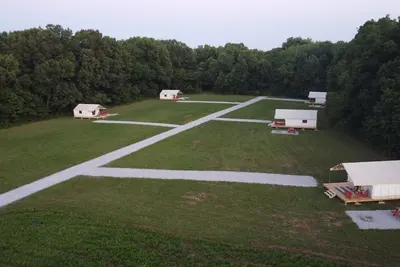 Image de Book All 5 Glamping Units near Roaring River Park