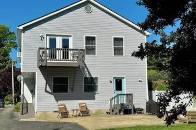 Image de Roomy 6 bedroom home in the heart of Solomons, Md