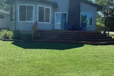 Image de Cozy lakeview home on Lake Winnipeg-Pet friendly!