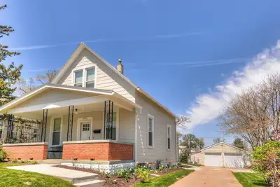 Image de Charming 3-bedroom house in enchanting Omaha with WiFi, Ac
