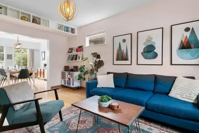 Image de Trout Lake Oasis - 3 bedroom