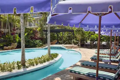 Image de 2 Double Beds with Lanai – Ideal for Families