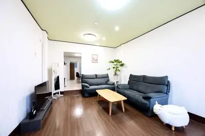 Image de Osaka Travel - Private house rental - Can accommodate up to 12 people - 4 minutes to Dotonbori Namba by subway - Right next to Tsuruhashi Station