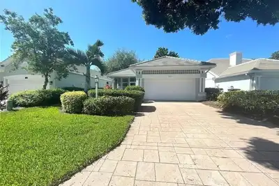 Image de Beautiful golf course house in gated Venice golf country club