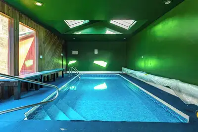 Image de Heated Indoor Private Pool | Stream Front | Game Room