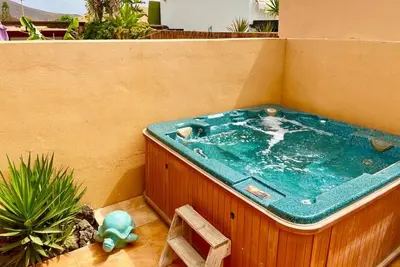 Image de Delightful holiday villa with pool and hot tub