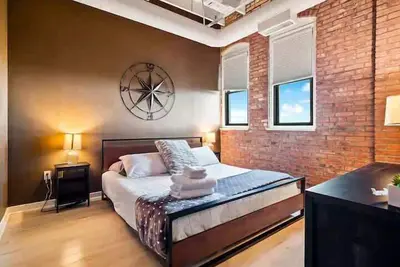 Image de Lakefront Loft - Walk 2 First Energy x Progressive