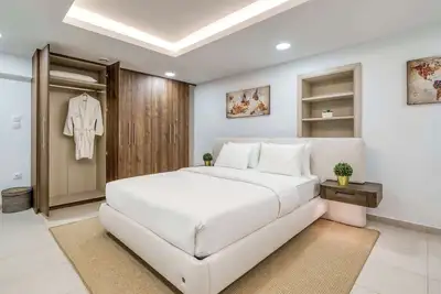 Image de Voula Luxury Modern Living 1 Bd Apt with Garden