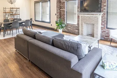 Image de The Tulsa Edge | Modern Design, Downtown Proximity