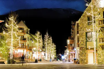 Image de Central Location in River Run Village, Easy Access to Slopes, Shops & Dining!