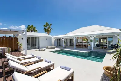 Image de Elegance and Serenity in Terres Basses