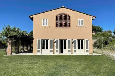 Image de Villa in Palaia with stunning views and unique setting, 3 bedrooms (sleep 6)