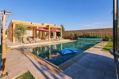 Image de Villa Iris Marrakech : Élégance Moderne avec Piscine Chauffée et Hammam Privé