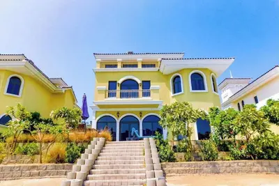 Image de Experience the Ultimate in Luxury and Comfort at Our 7-Bedroom Villa