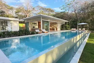 Image de Sea Wing Oceanfront Paradise:4-Bedroom Villa with Expansive Pool in Santa Teresa