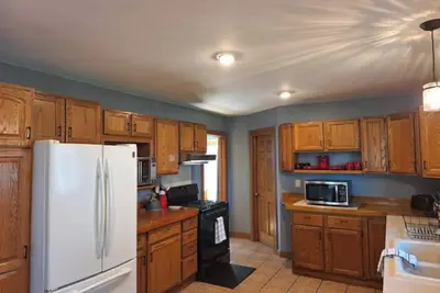 Image de Pet-friendly, Comfy 2-Story near Mississippi River