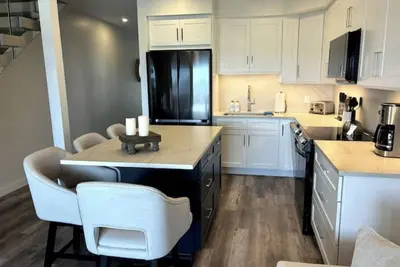 Image de Beachfront on Spotts Beach! \n\n