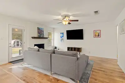 Image de Perfect for long stays! No back neighbors, Ev charging, pet-friendly, no stairs