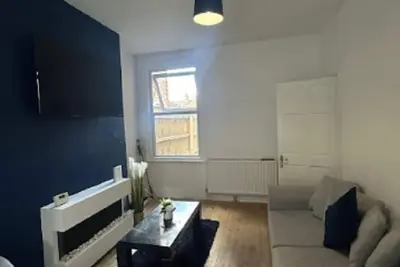 Image de Supérieure-Maison-Salle de bain privée séparée