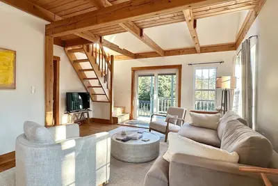 Image de Secluded 2br with Beach Access! [Carriage House]