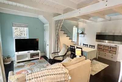 Image de Secluded Cottage with Beach Access! [Cove Cottage]