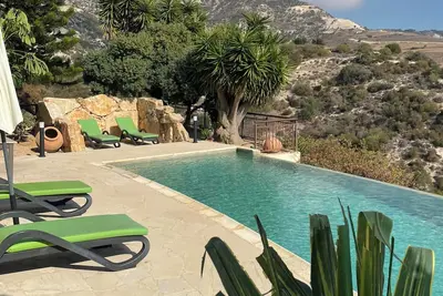 Image de Lovely Peyia Villa. Wifi, Private Pool, full Tv package. Village / beach nearby