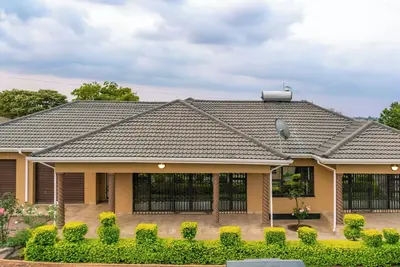 Gorgeous 4-bedroom house with WiFi in Harare