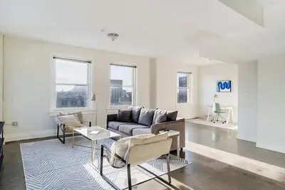 Image de Historic Henry Clay Building Downtown w/ King Bed